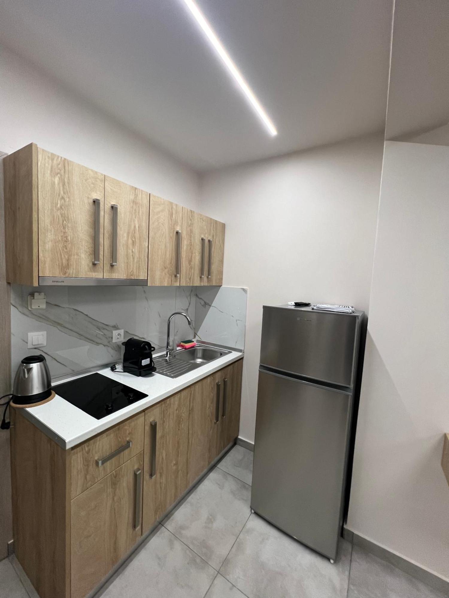萨尔蒂 F&M House Semi Basement酒店 外观 照片